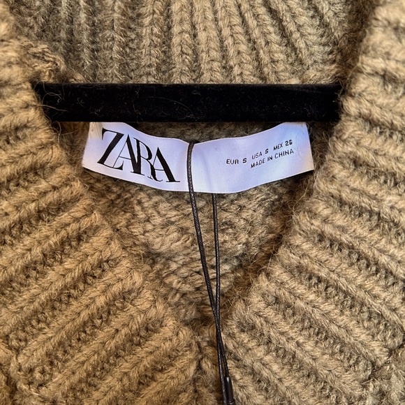 Zara sleeveless sweater - Picture 2 of 3